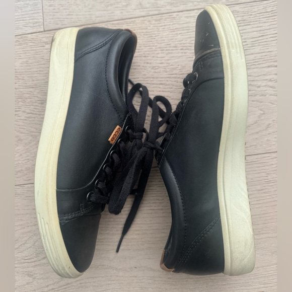 ECCO WOMEN’S SOFT SNEAKER BLACK LEATHER
Size 37 - Picture 5 of 8